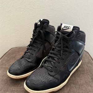 Women’s Nike dunk sky hi essential shoes